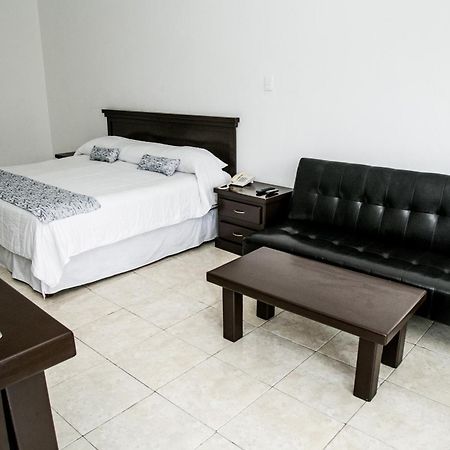 Booking Dioh Hotell Monterrey Exteriör bild