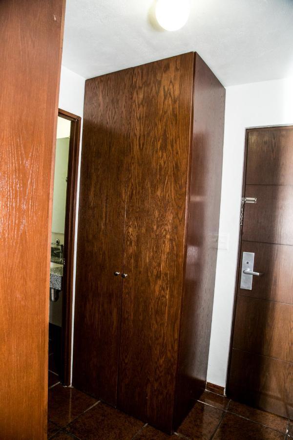 Booking Dioh Monterrey Exteriör bild