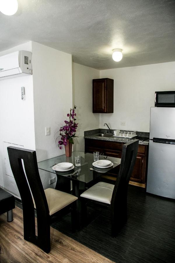 Booking Dioh Monterrey Exteriör bild