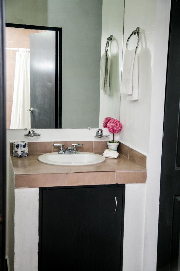 Booking Dioh Monterrey Exteriör bild