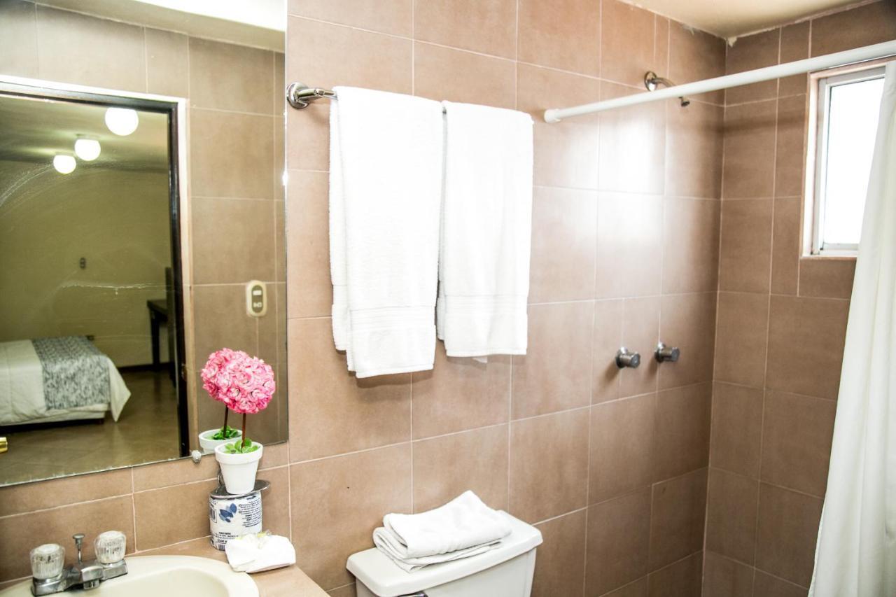 Booking Dioh Monterrey Exteriör bild