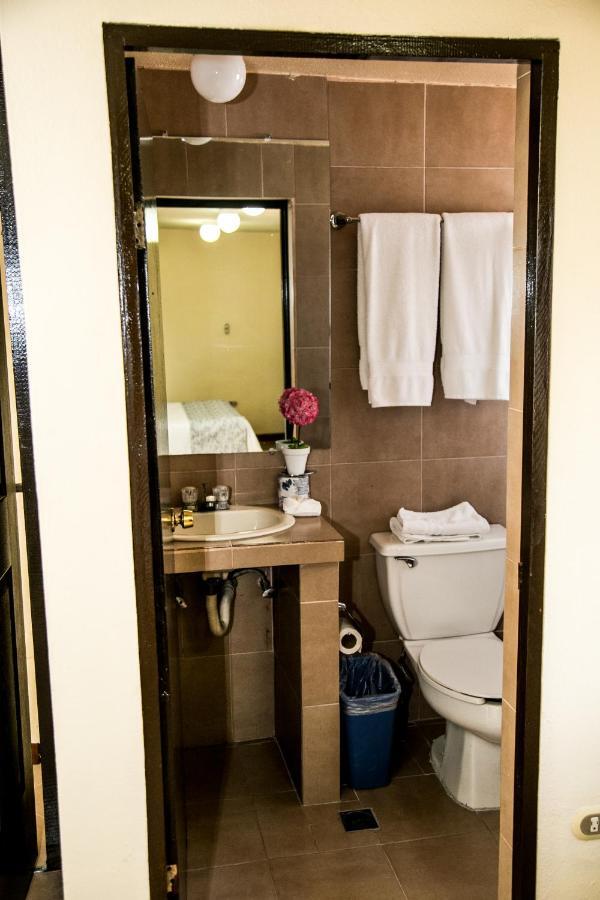 Booking Dioh Monterrey Exteriör bild
