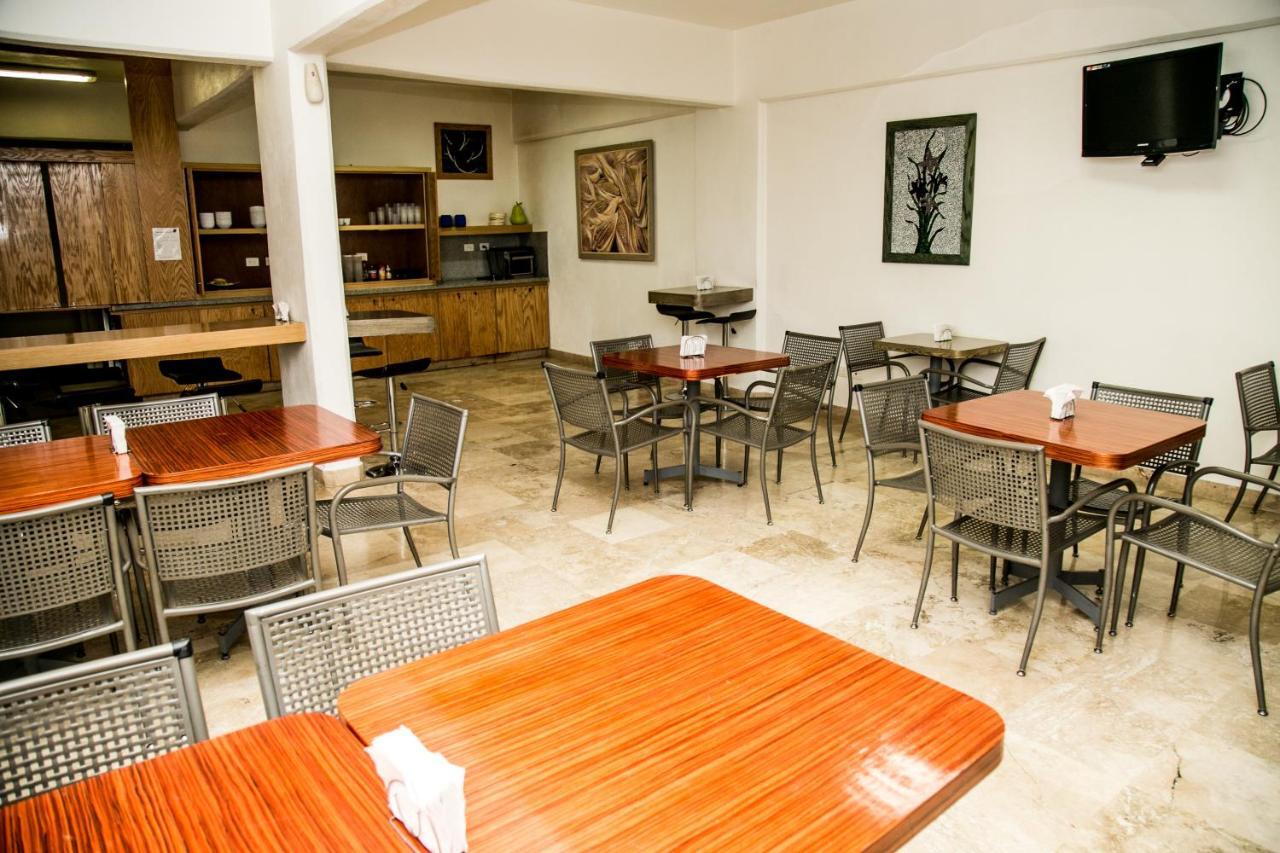 Booking Dioh Monterrey Exteriör bild