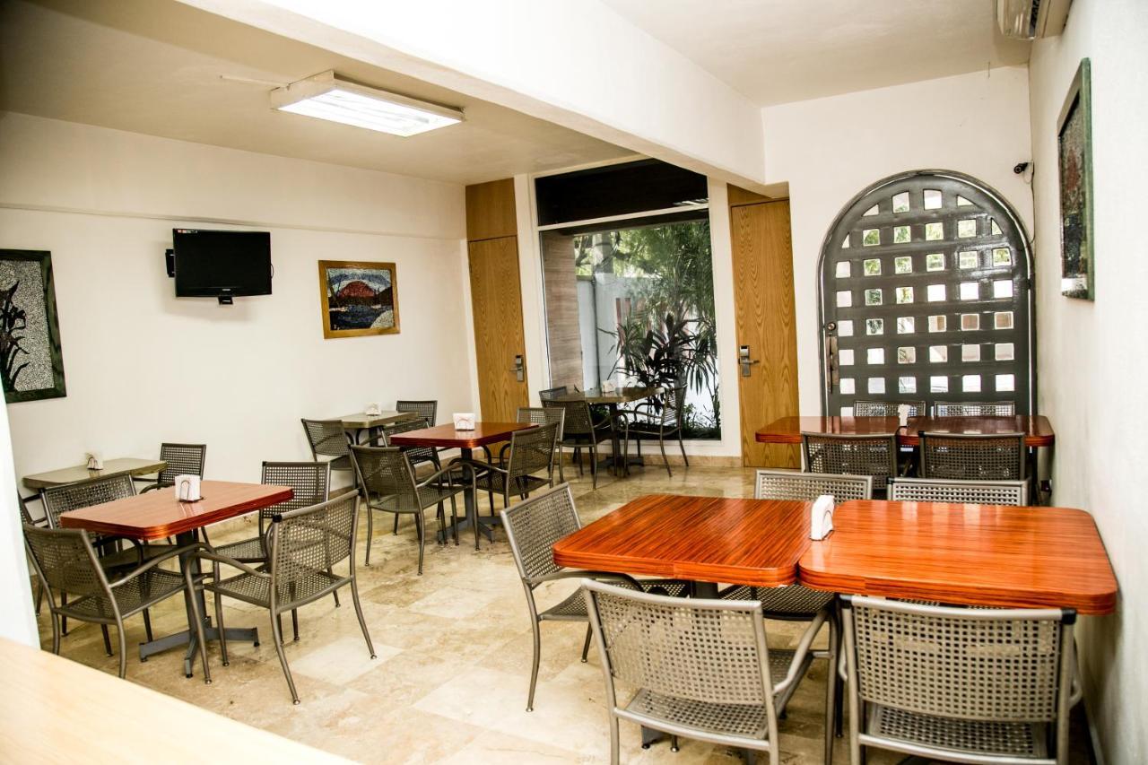 Booking Dioh Hotell Monterrey Exteriör bild