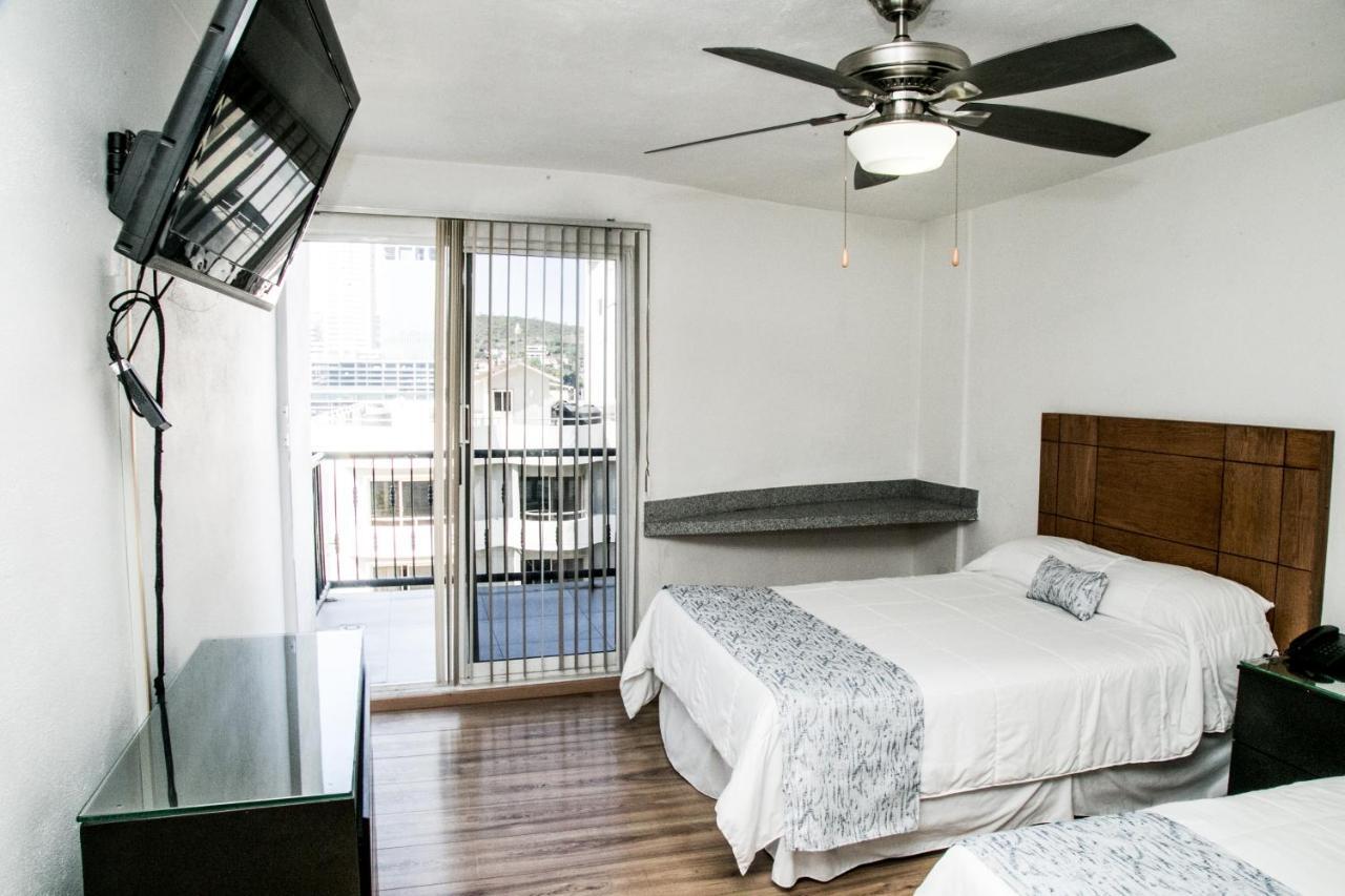 Booking Dioh Monterrey Exteriör bild