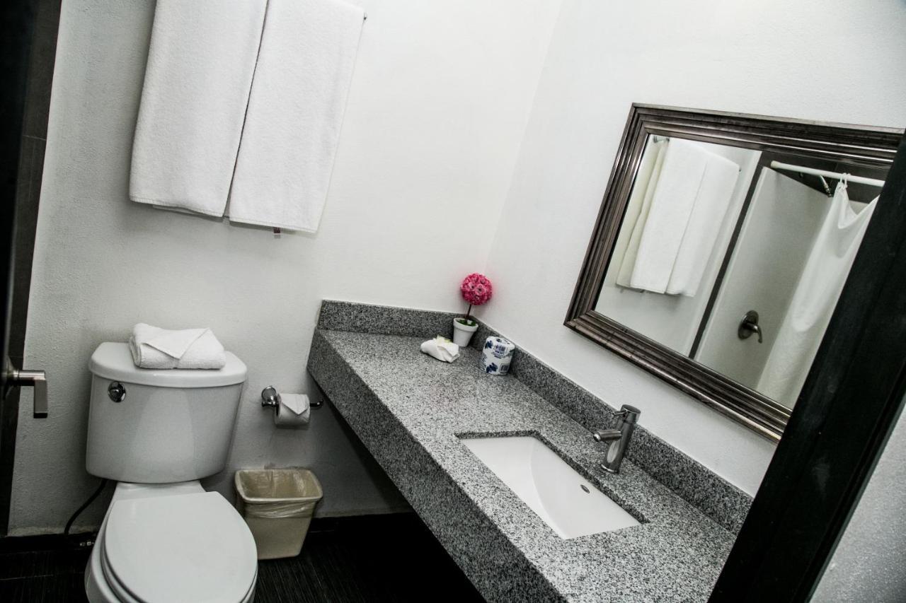 Booking Dioh Hotell Monterrey Exteriör bild