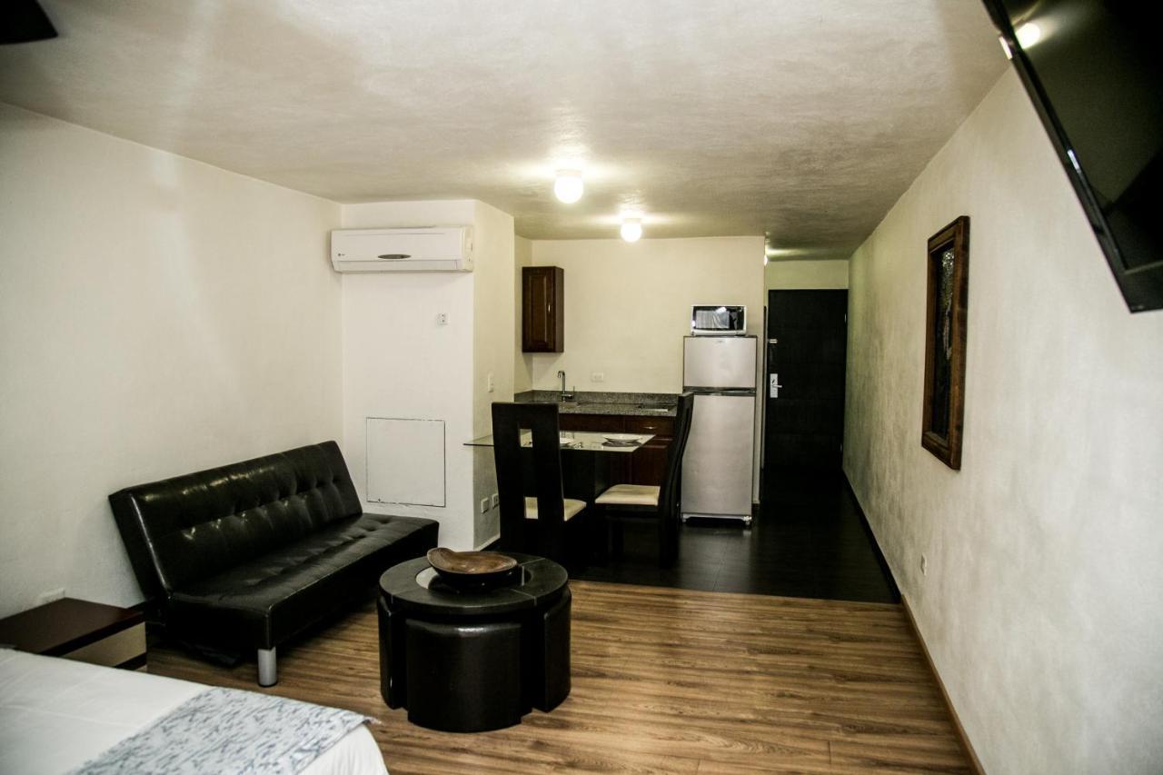 Booking Dioh Monterrey Exteriör bild