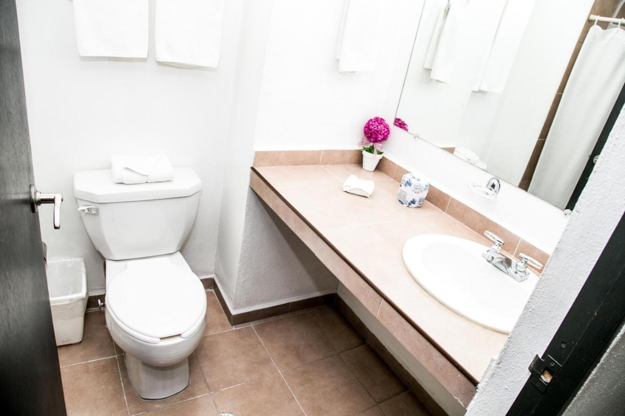 Booking Dioh Monterrey Exteriör bild